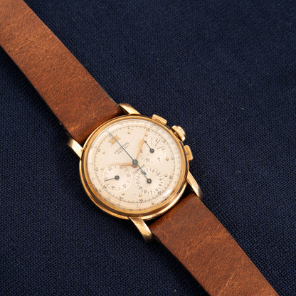 Universal Genève Ref. 52208 Y Compax